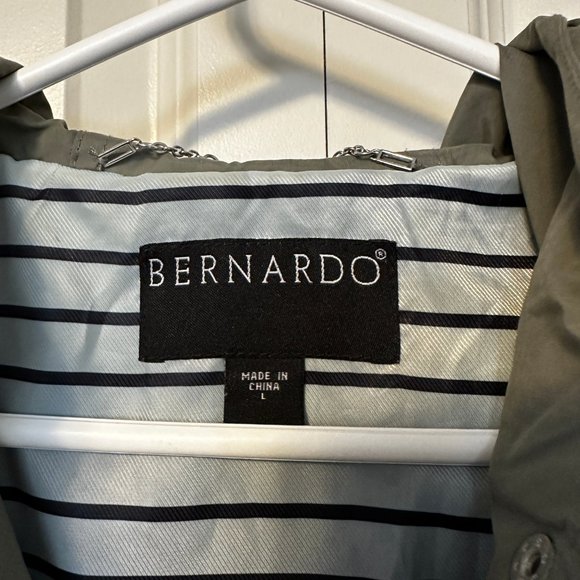 Bernardo Green Ladies Raincoat Size L - Picture 2 of 5